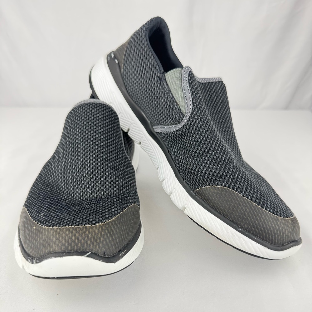 Skechers Men's Flex Advantage 3.0 Slip On Sneaker with Memory Foam Insole